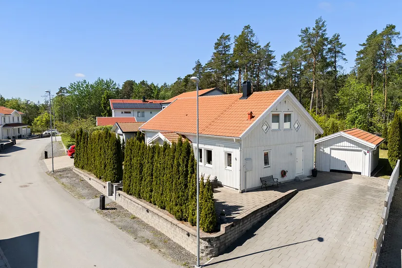 Villa, Porträttvägen 5, Järfälla