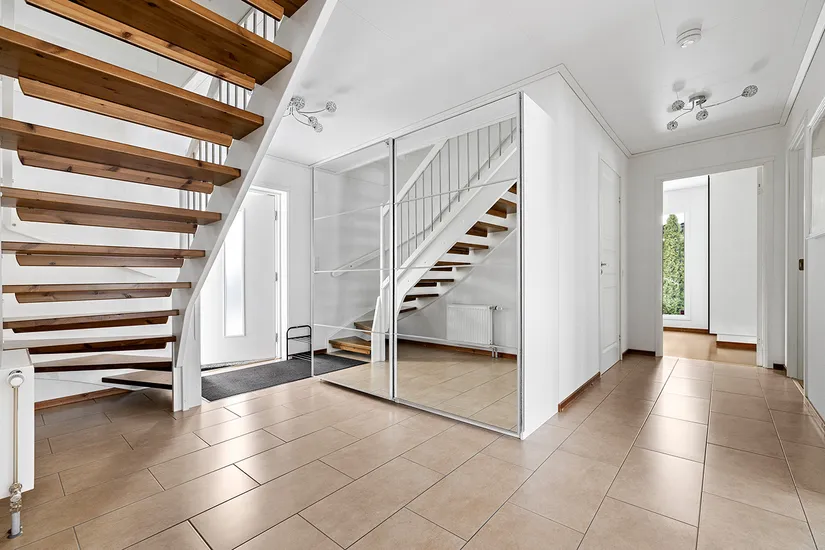 Villa, Porträttvägen 5, Järfälla