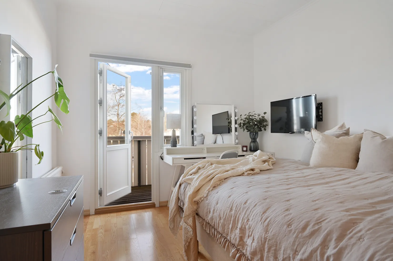 Villa, Radhus, Blåeldsvägen 120, Skälby, Järfälla