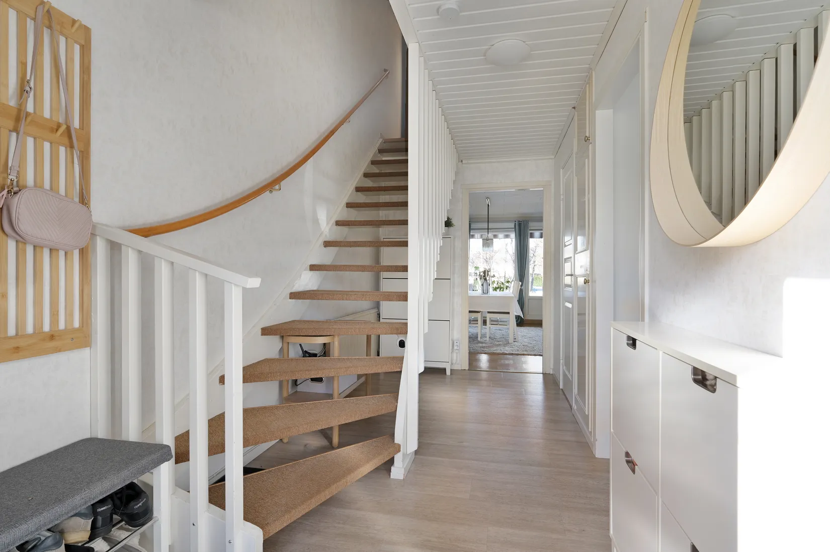 Villa, Radhus, Blåeldsvägen 120, Skälby, Järfälla