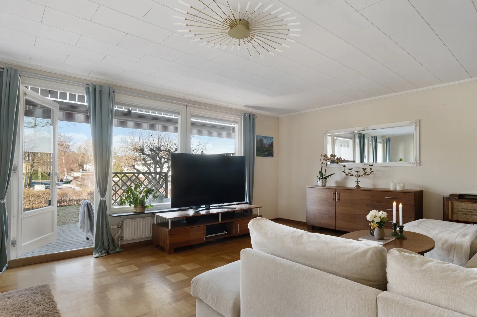 Villa, Radhus, Blåeldsvägen 120, Skälby, Järfälla