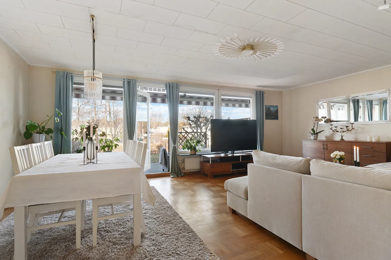 Villa, Radhus, Blåeldsvägen 120, Skälby, Järfälla