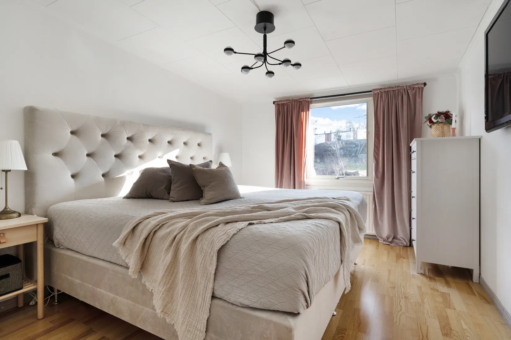 Villa, Radhus, Blåeldsvägen 120, Skälby, Järfälla