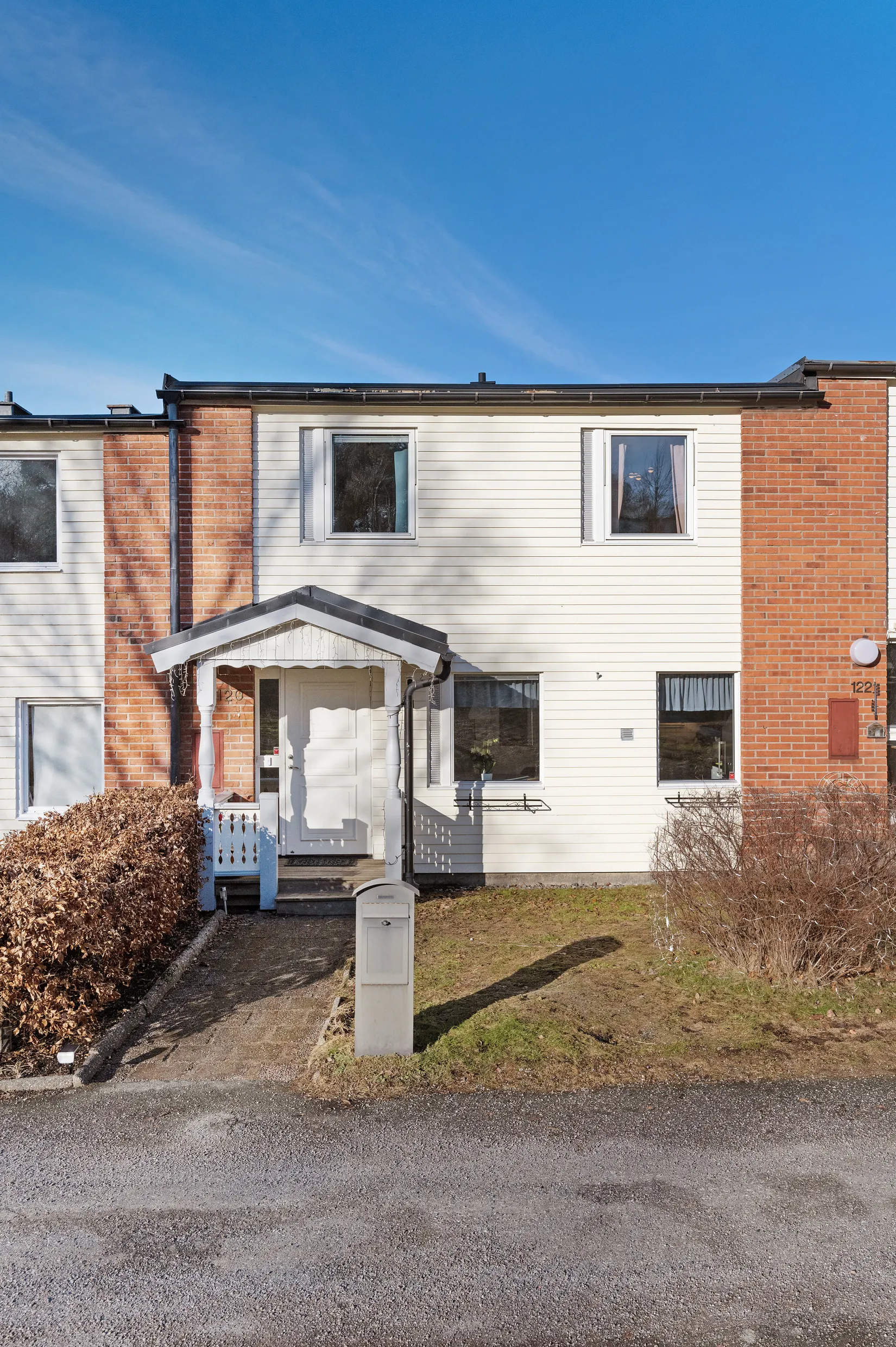 Villa, Radhus, Blåeldsvägen 120, Skälby, Järfälla