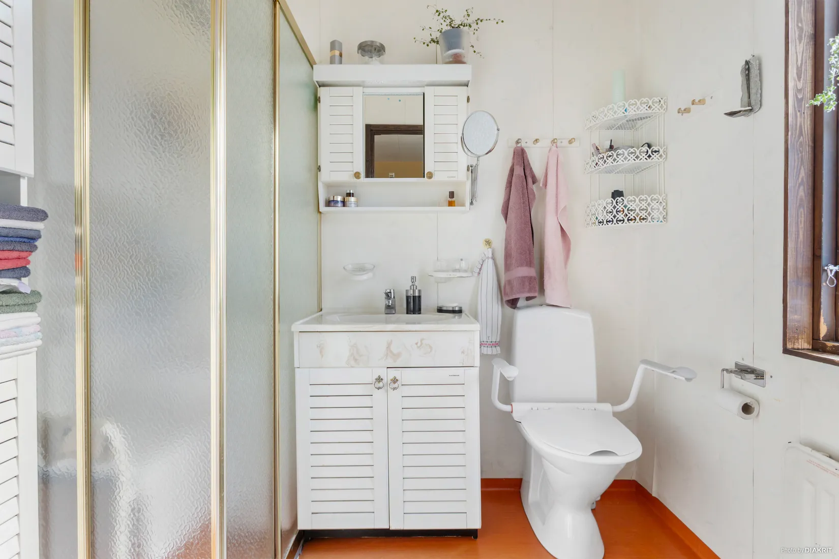 Villa, Lokes väg 3, Runnevål, Kil