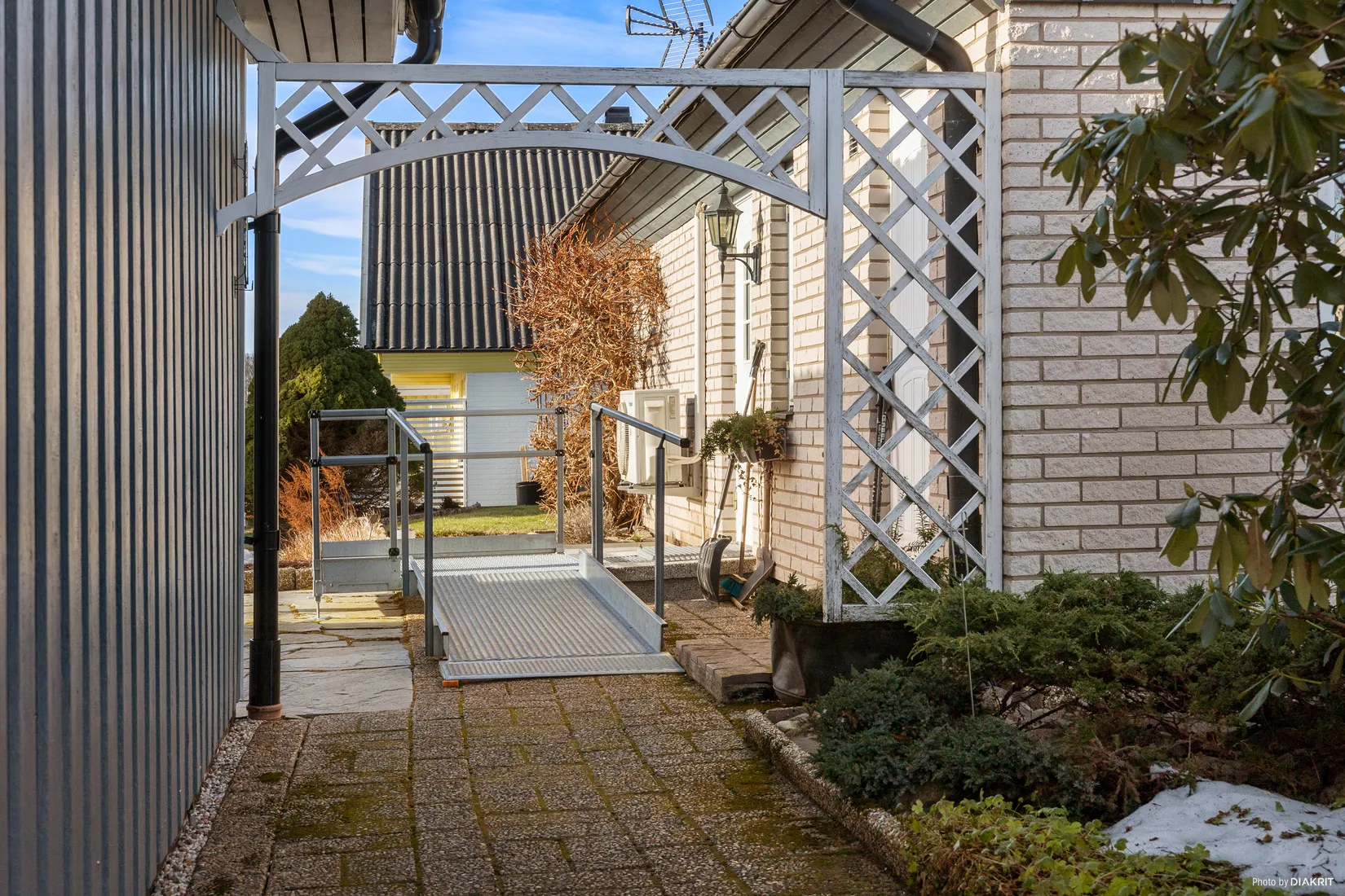 Villa, Lokes väg 3, Runnevål, Kil