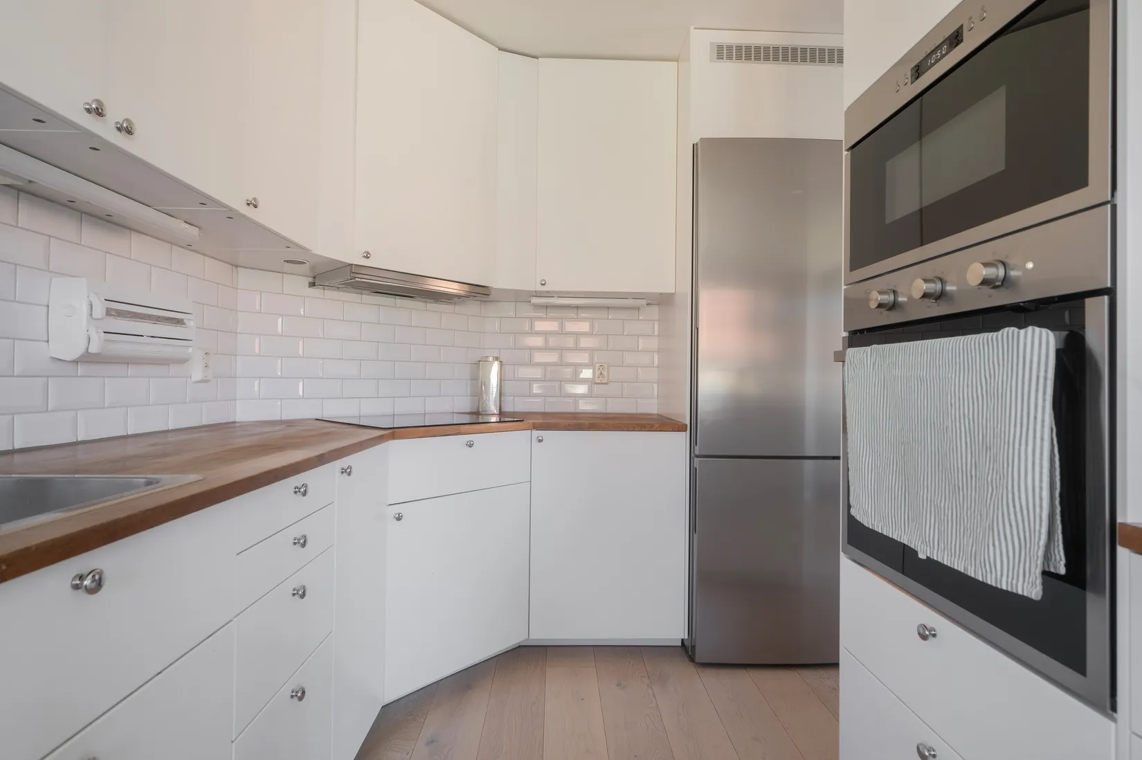 Bostadsrätt, Förrådsvägen 27, Centrala Huddinge, Huddinge