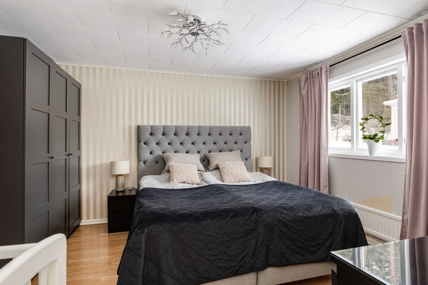 Villa, Släta 35, Himmeta, Köping