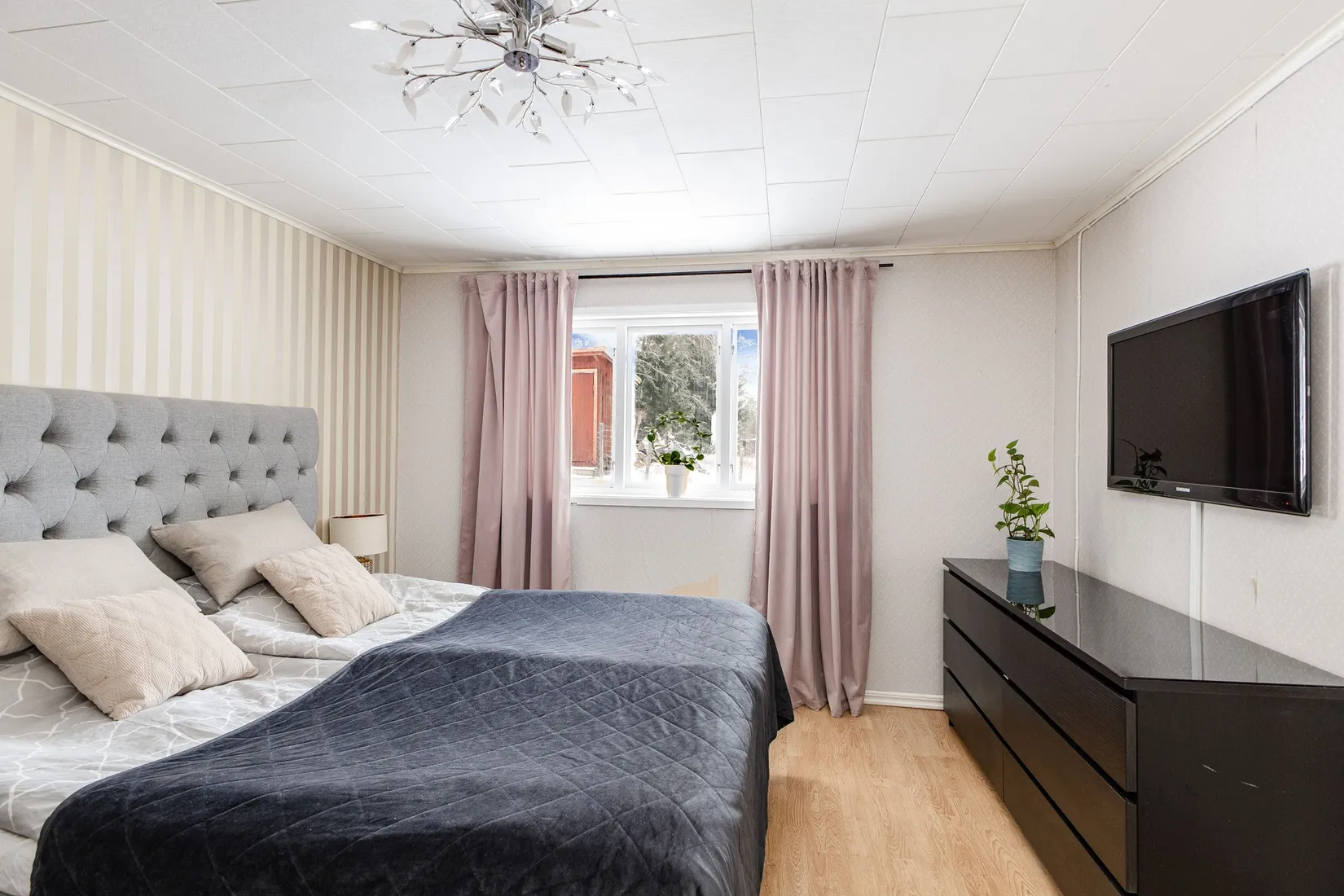 Villa, Släta 35, Himmeta, Köping