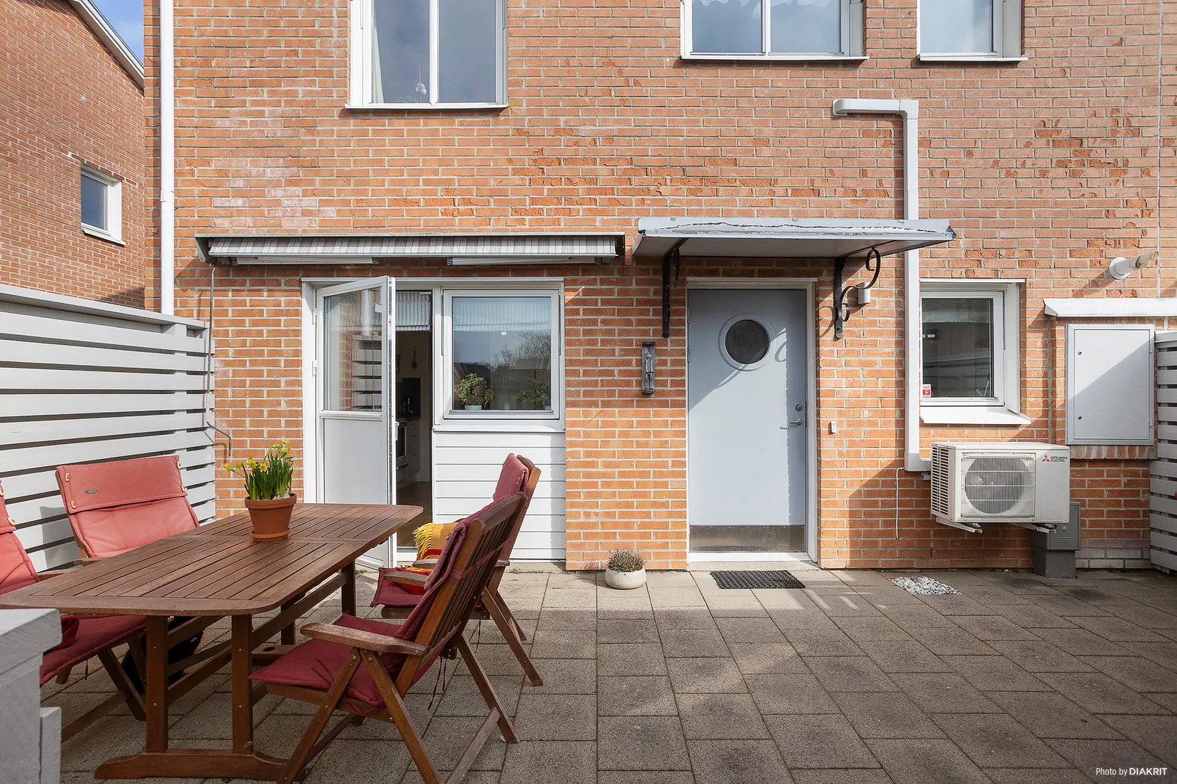 Radhus, Nevisborg 57, Nevishög / Nevisborg - Staffanstorp Centrum, Staffanstorp