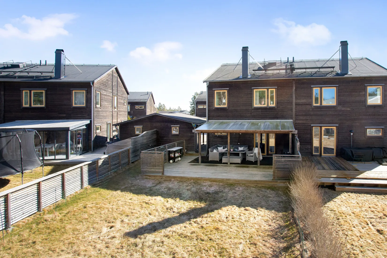 Radhus, Sandviksvägen 11 B, Norrboda, Upplands-Bro