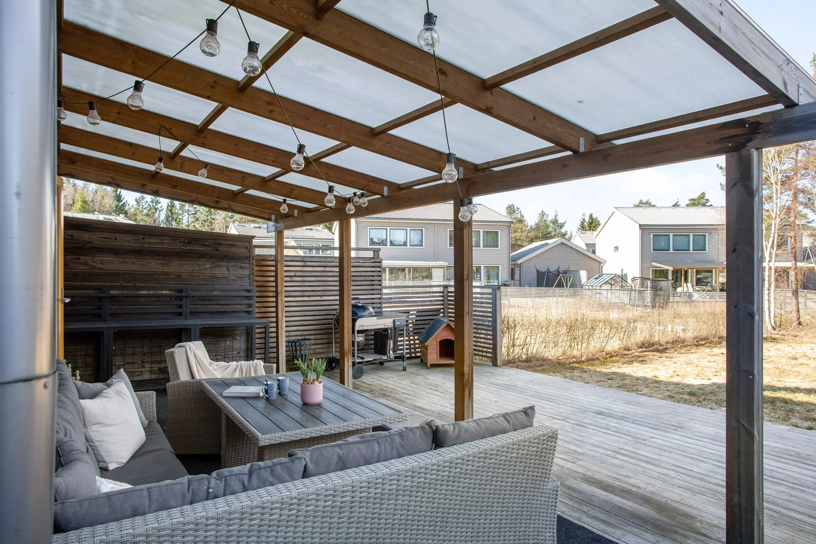 Radhus, Sandviksvägen 11 B, Norrboda, Upplands-Bro