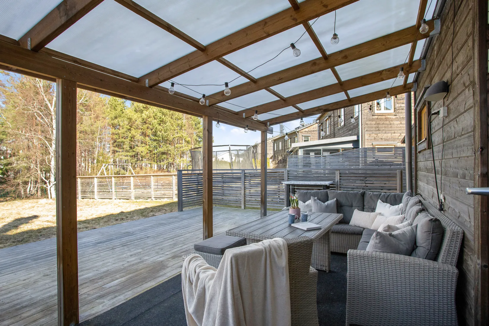 Radhus, Sandviksvägen 11 B, Norrboda, Upplands-Bro