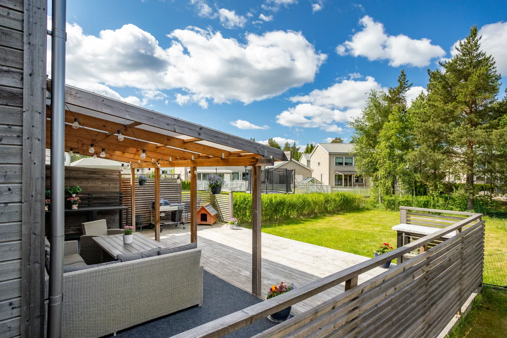 Radhus, Sandviksvägen 11 B, Norrboda, Upplands-Bro
