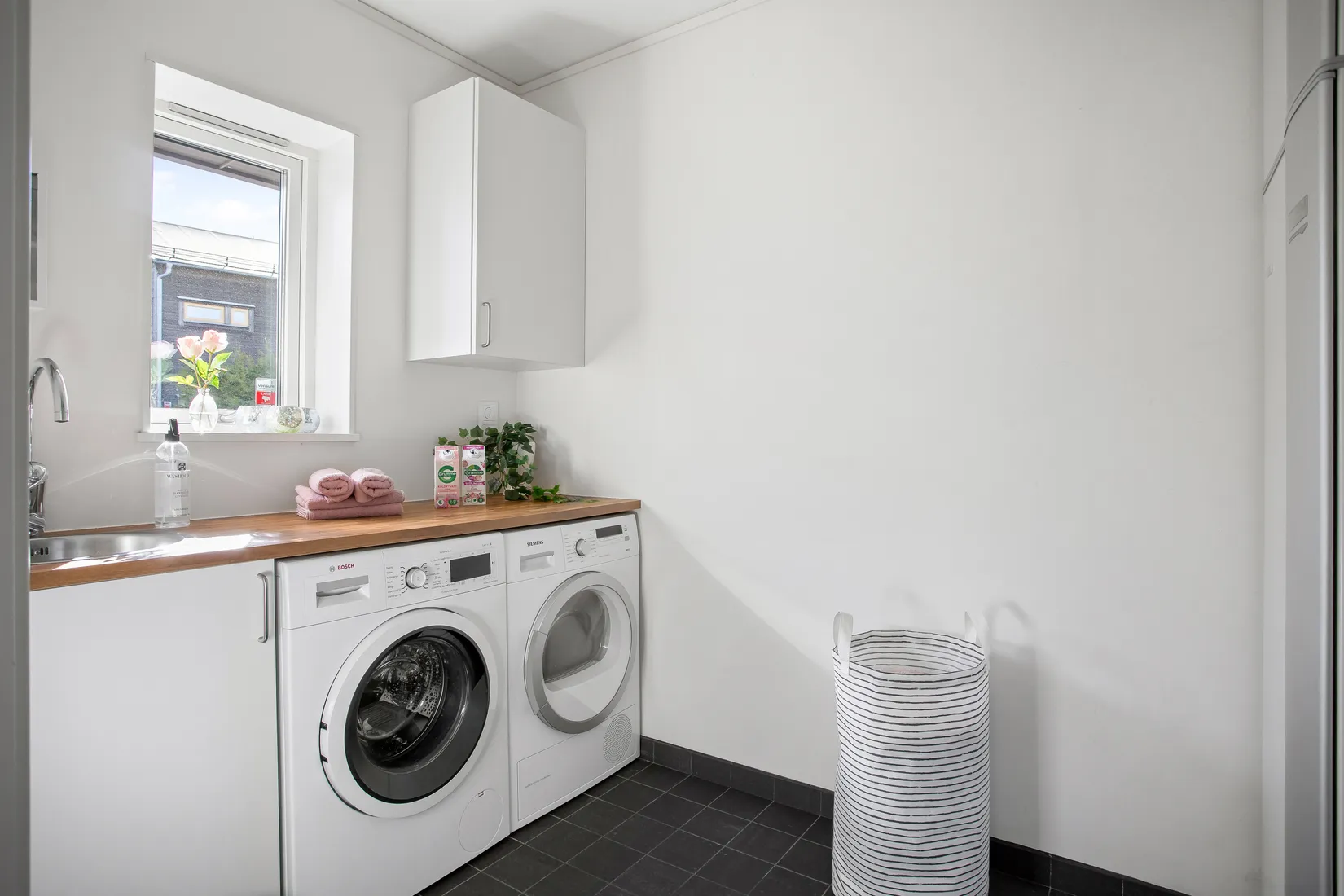 Radhus, Sandviksvägen 11 B, Norrboda, Upplands-Bro