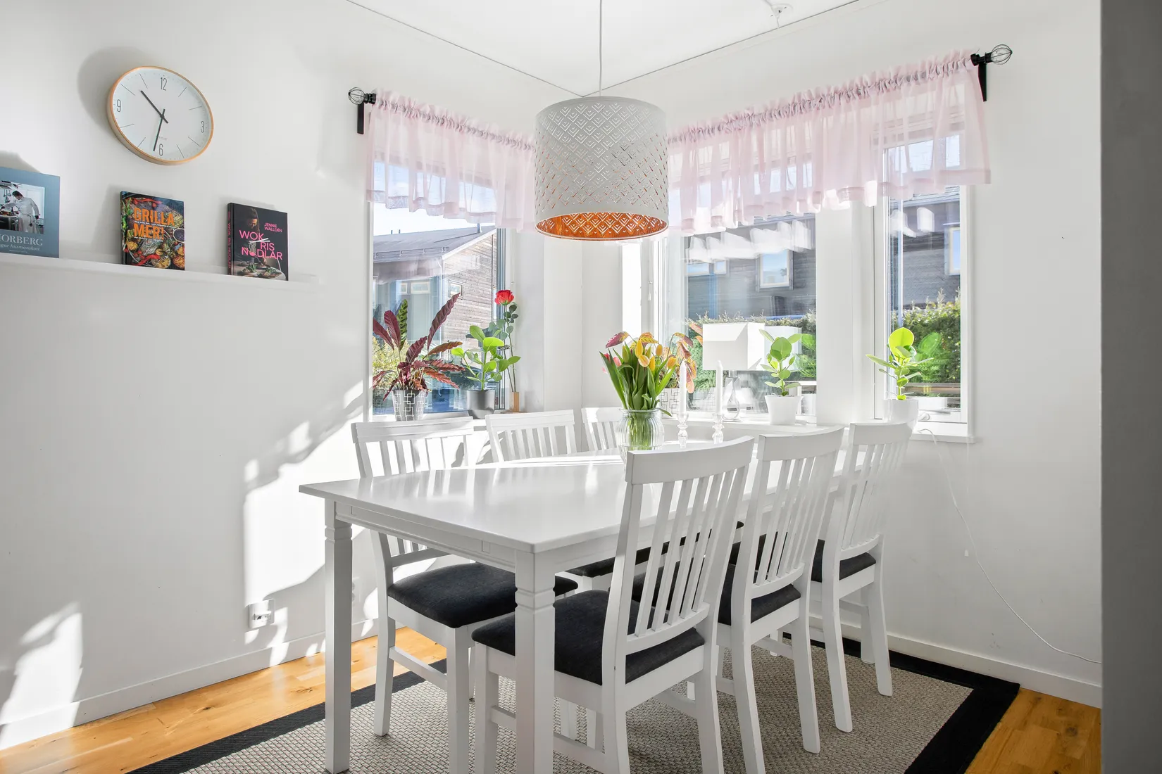 Radhus, Sandviksvägen 11 B, Norrboda, Upplands-Bro