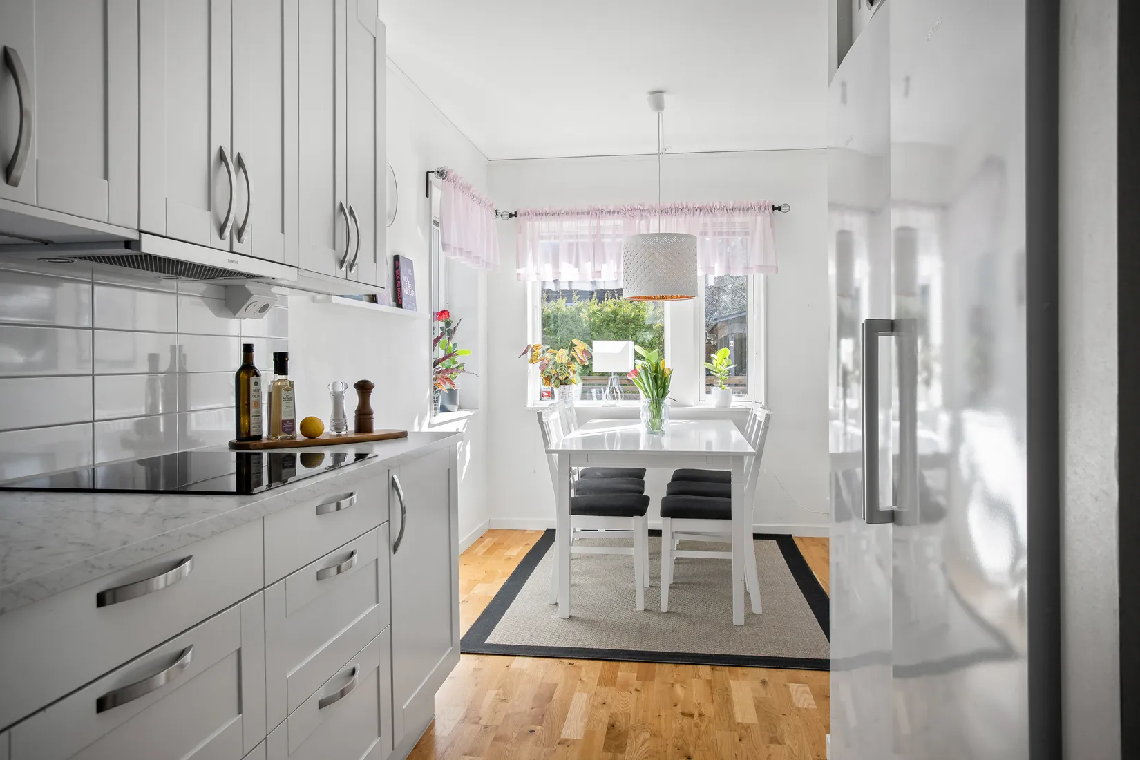 Radhus, Sandviksvägen 11 B, Norrboda, Upplands-Bro