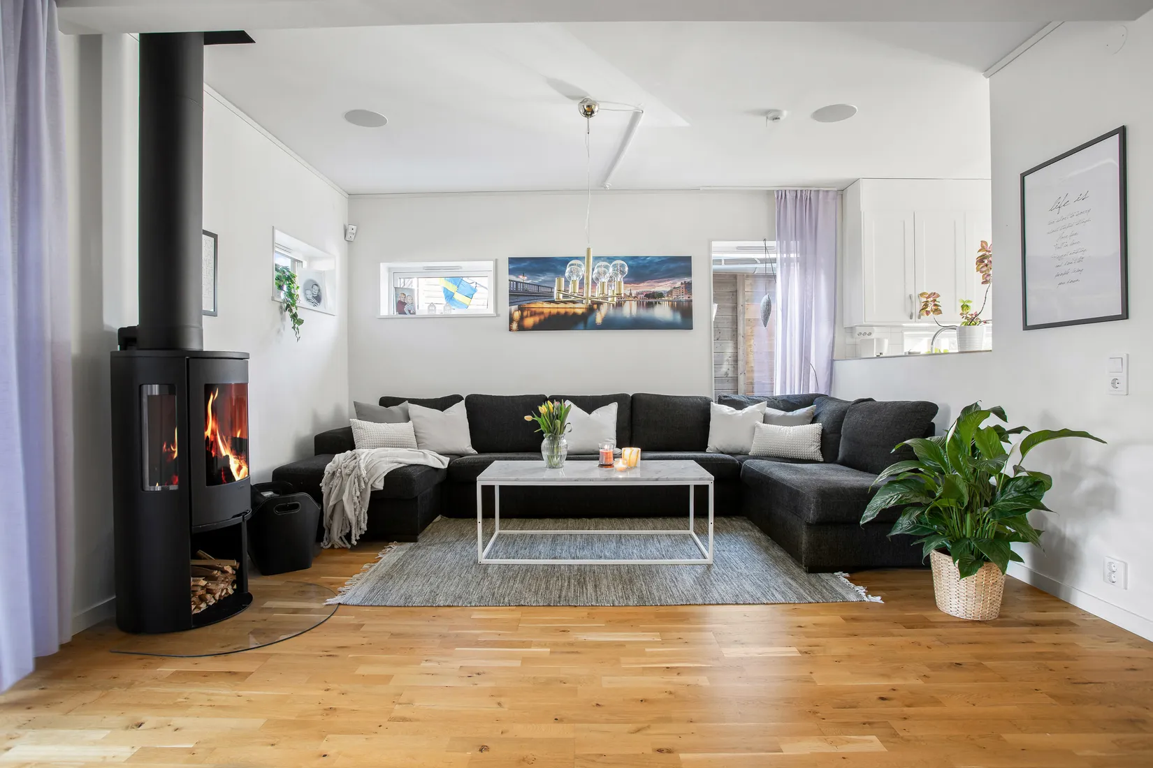 Radhus, Sandviksvägen 11 B, Norrboda, Upplands-Bro