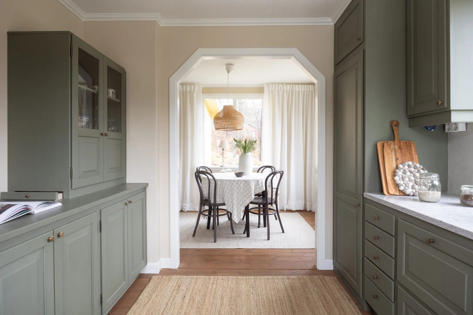 Villa, Röserna 375, Ale