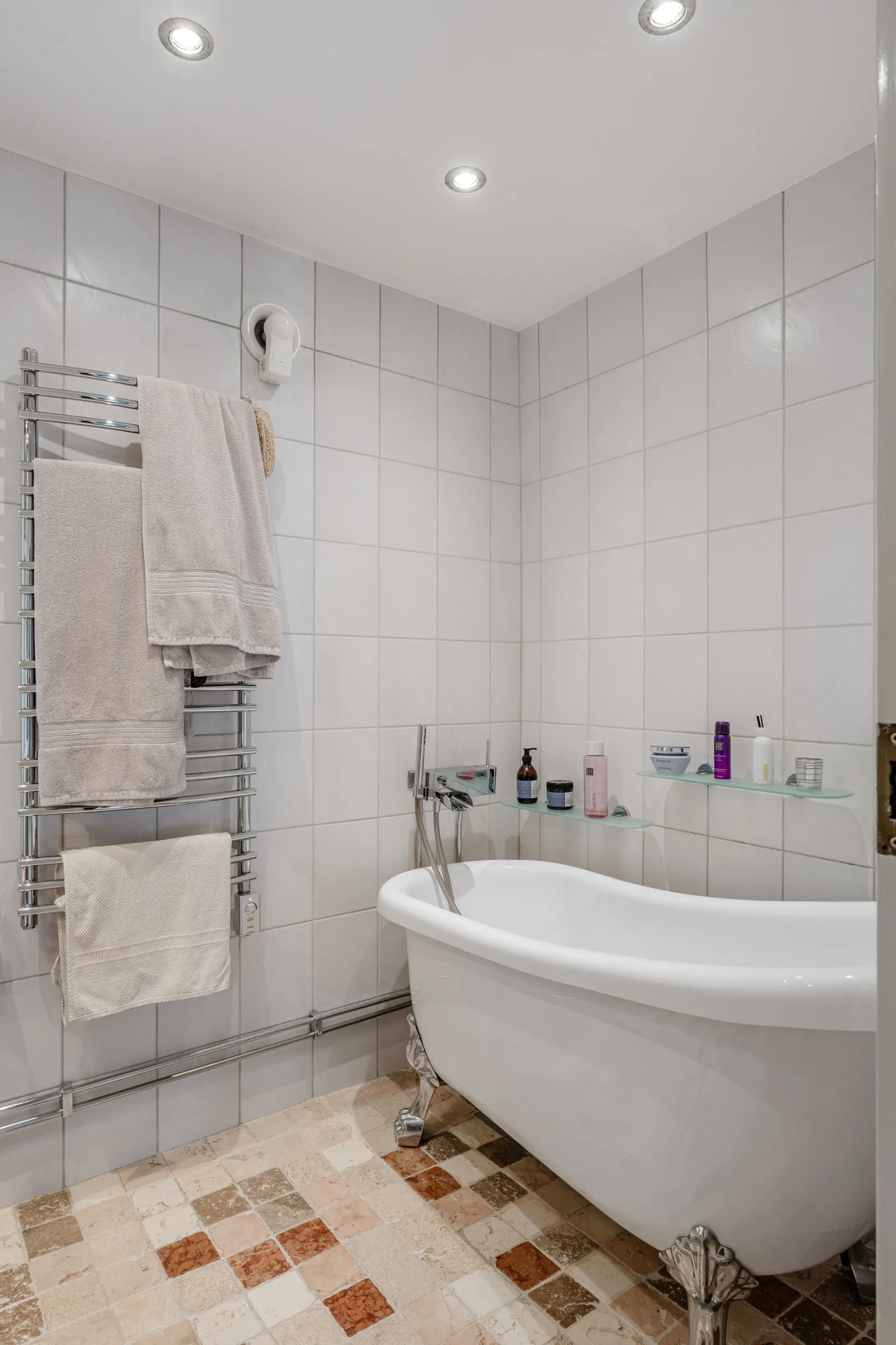 Villa, MOLNBYVÄGEN 15, Molnby, Vallentuna