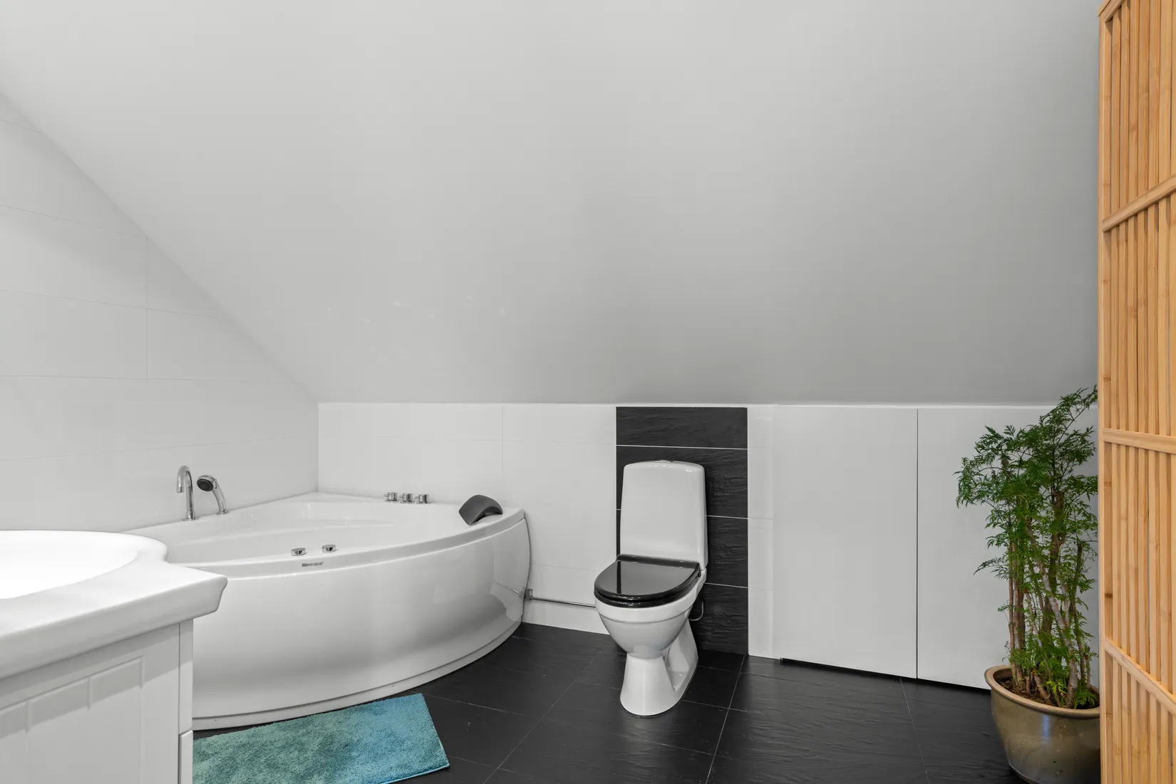 Villa, Långsjövägen 91, Trollbäcken, Skälsätra, Tyresö