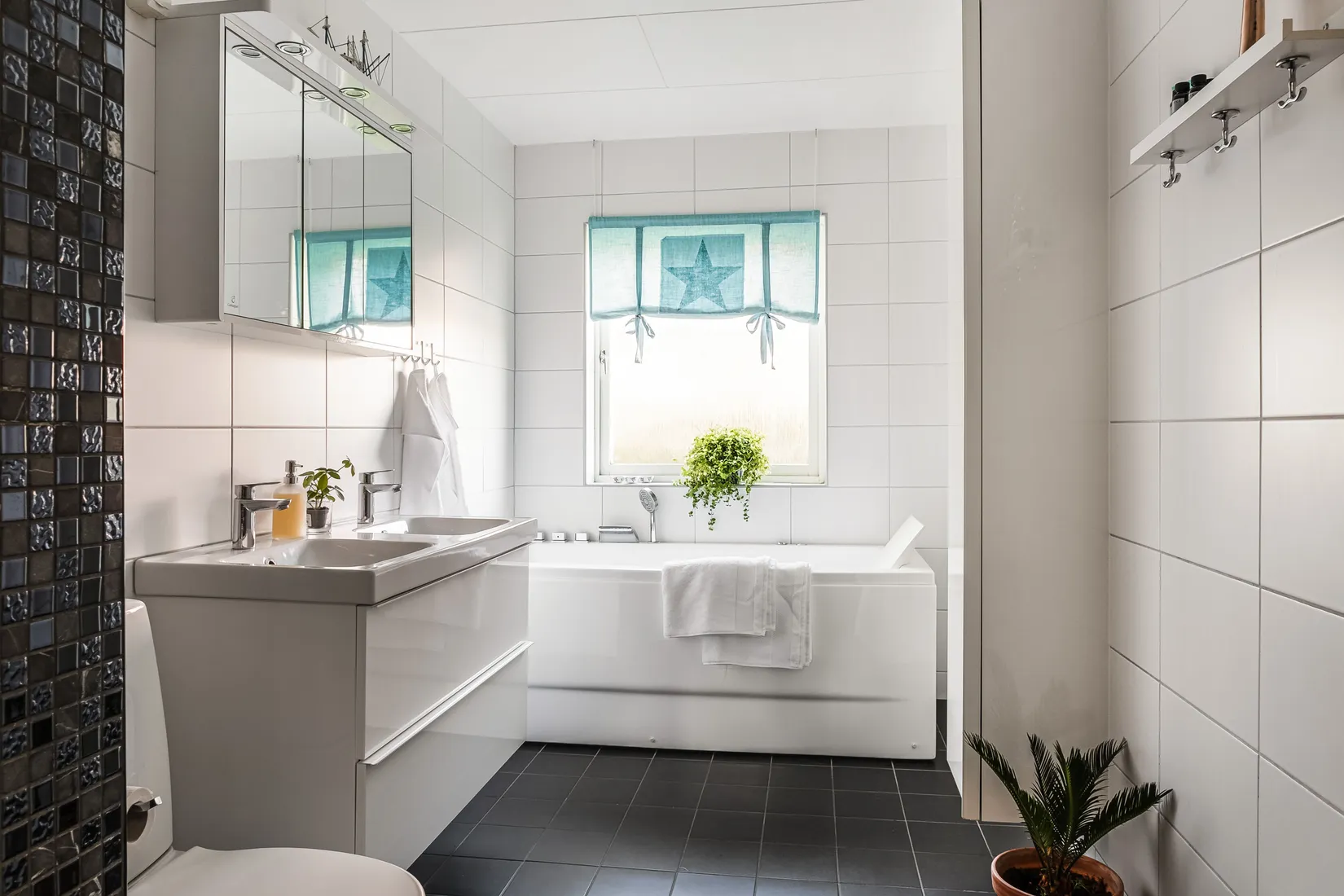 Villa, Majgårdsvägen 13, Centrala Huddinge, Huddinge