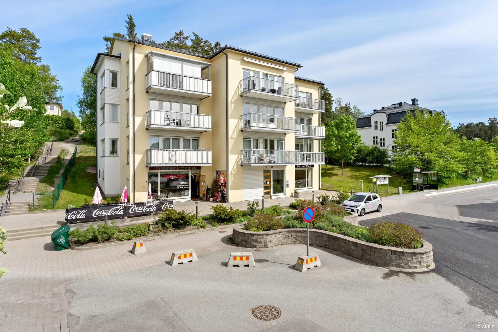 Bostadsrätt, Radhus, Petersbergsstigen 9C, Söderby Park, Salem