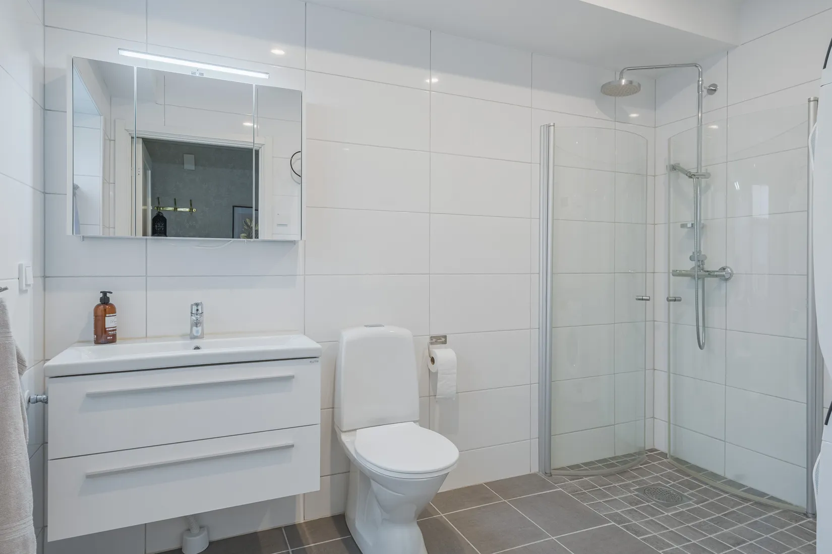 Bostadsrätt, Västra Rosenlundsvägen 40, Lövnäs, Hammarö