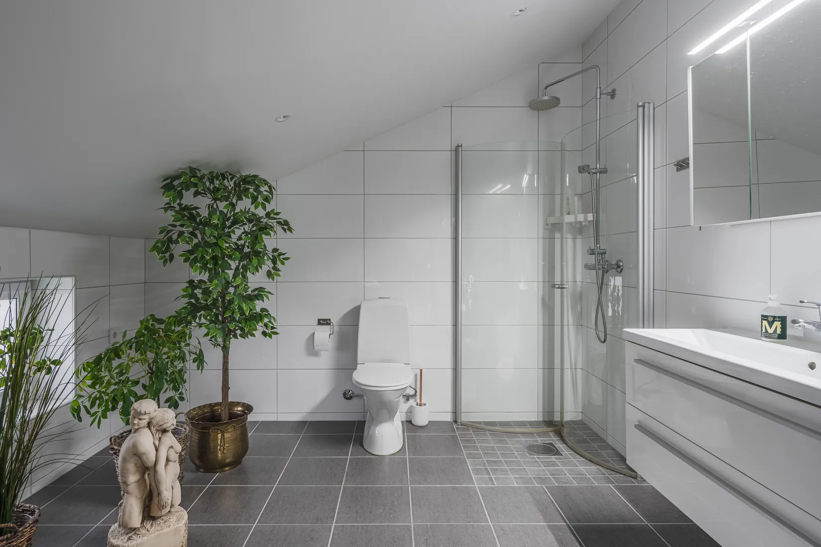 Bostadsrätt, Västra Rosenlundsvägen 40, Lövnäs, Hammarö