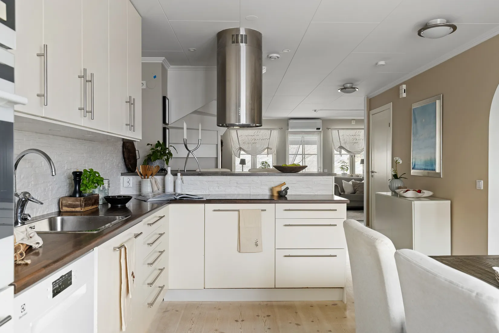 Radhus, Vitvingevägen 48, Myrängen, Huddinge