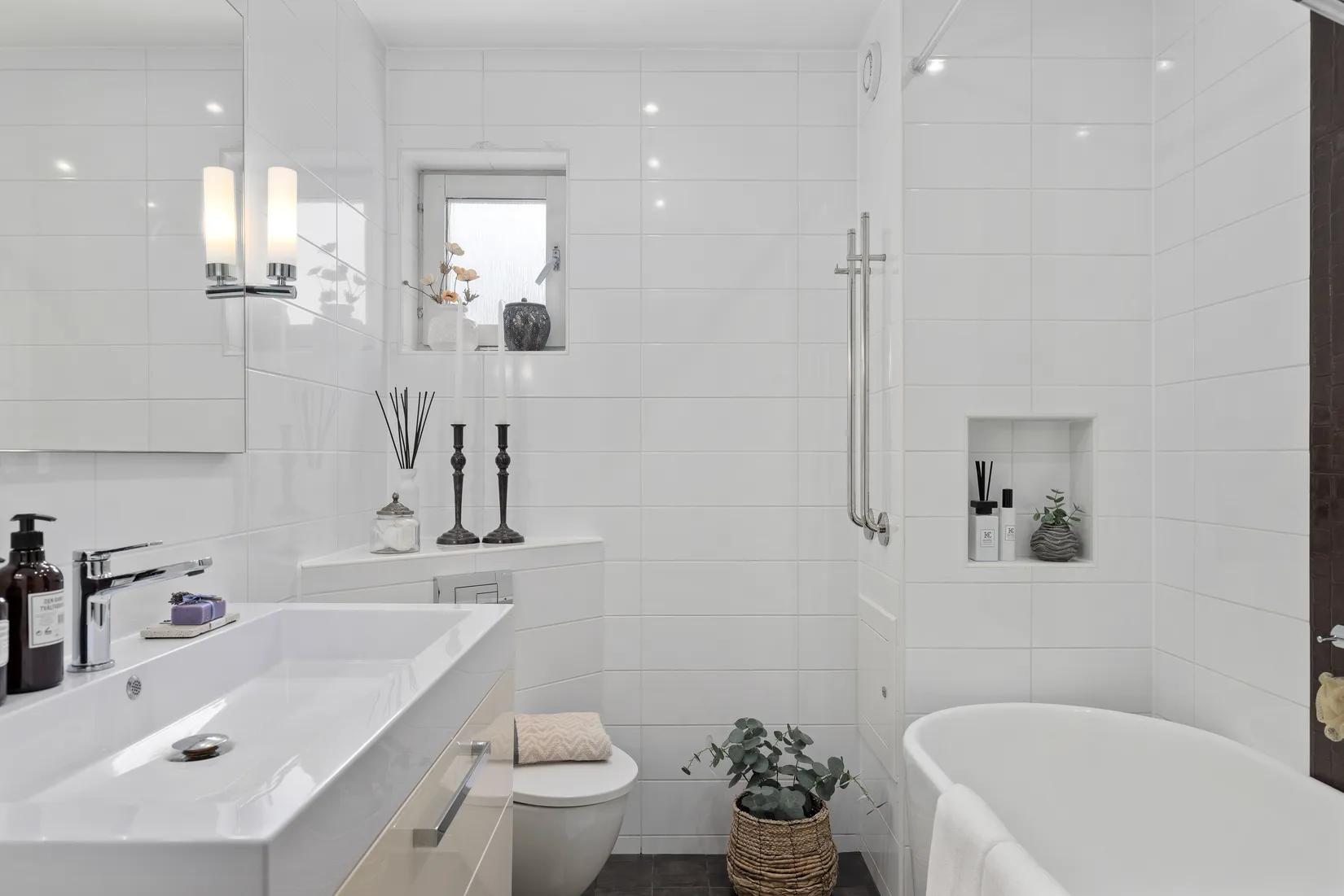 Radhus, Vitvingevägen 48, Myrängen, Huddinge