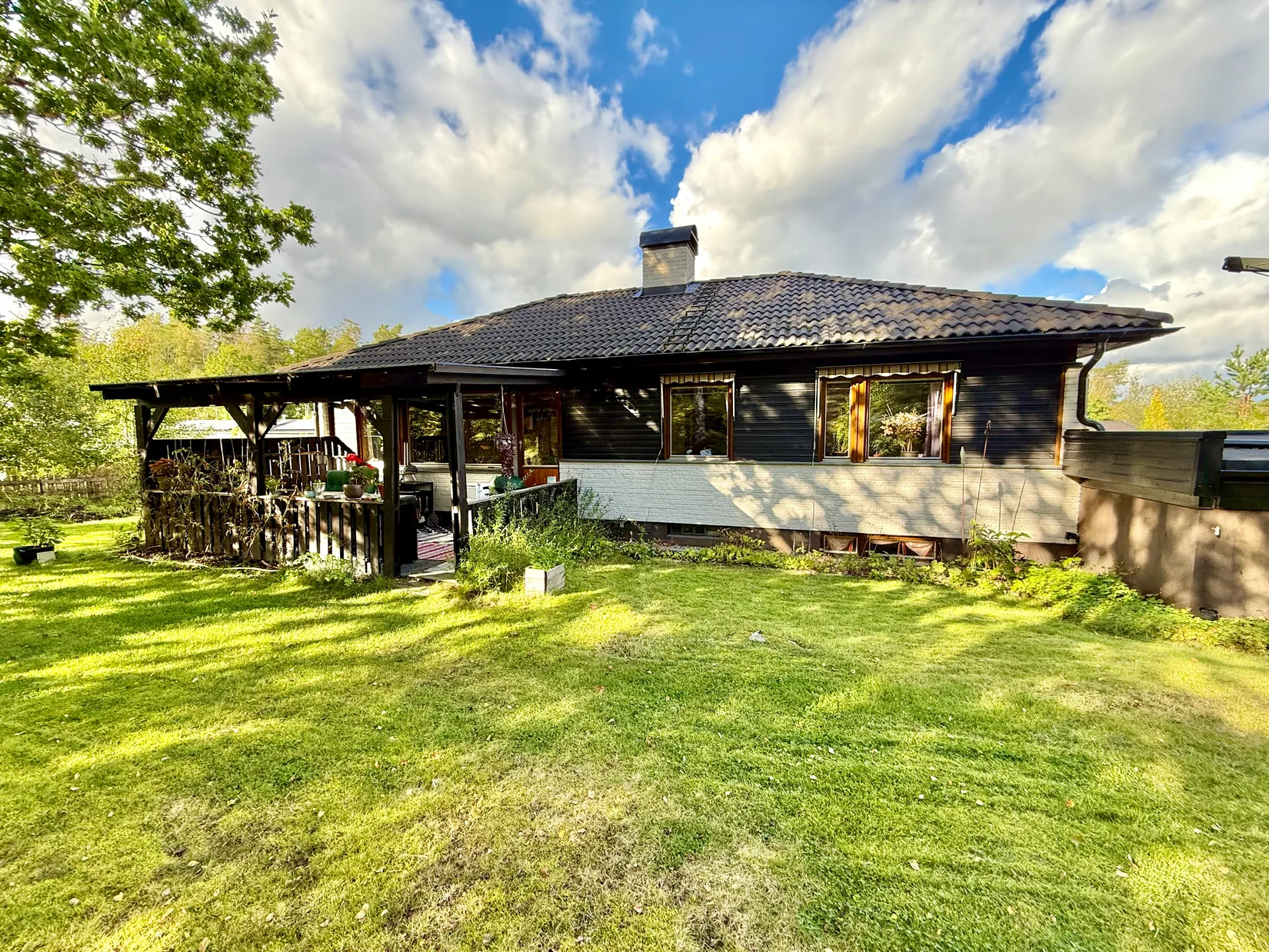 Villa, Granvägen 27, Björnlunda tätort, Gnesta