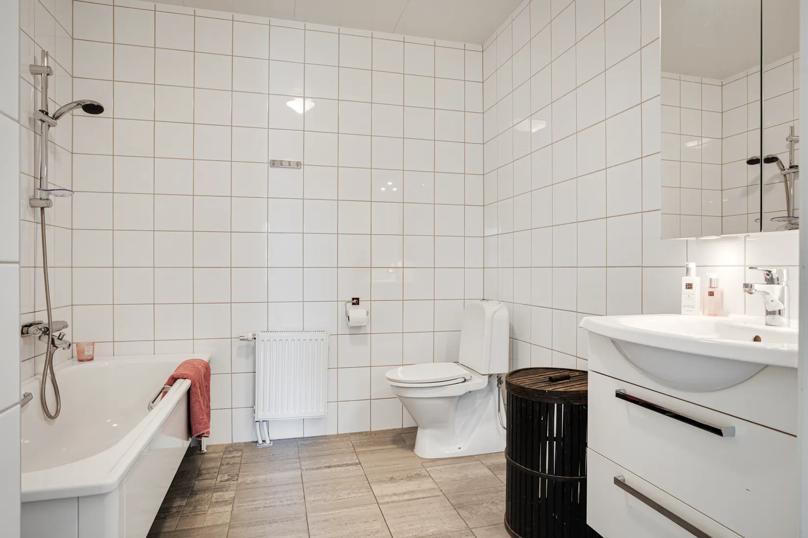 Villa, Radhus, Färgerivägen 16, Mölnlycke-Nysäter, Härryda