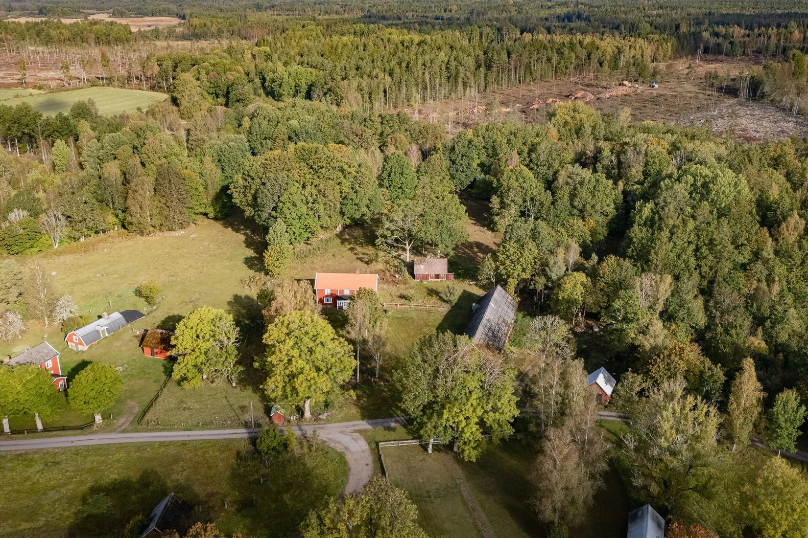Gård/Skog, Parismåla 111, Emmaboda