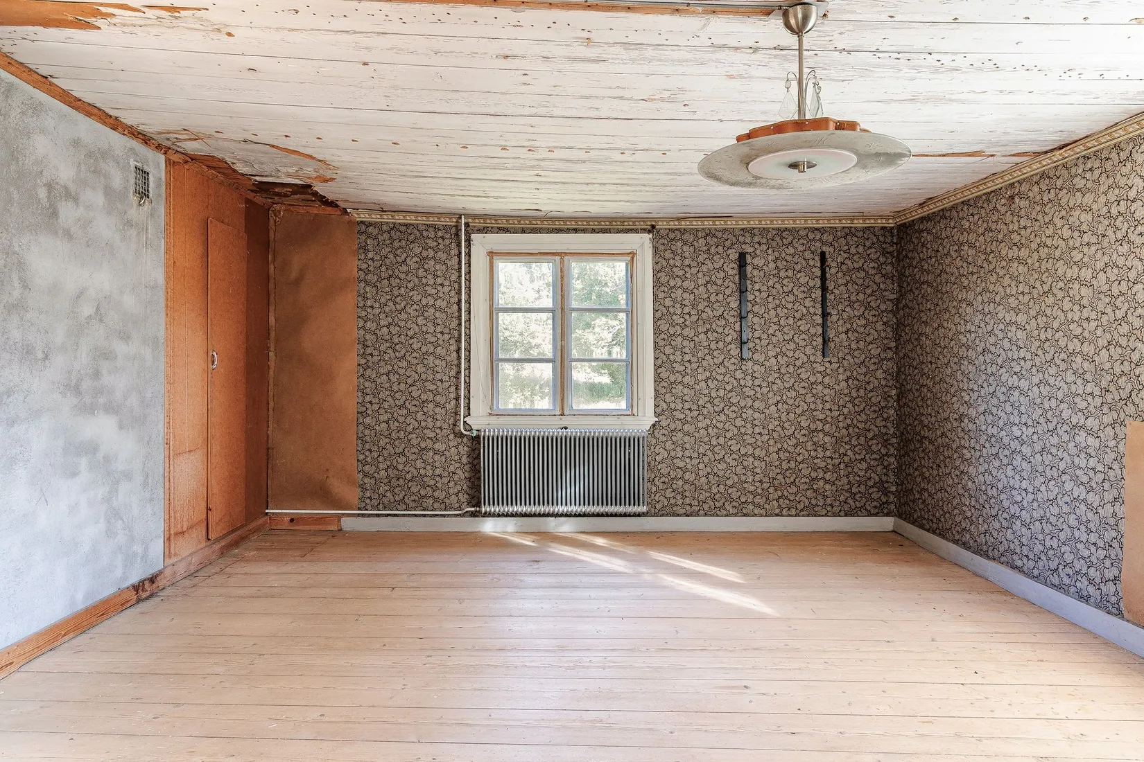 Gård/Skog, Parismåla 111, Emmaboda