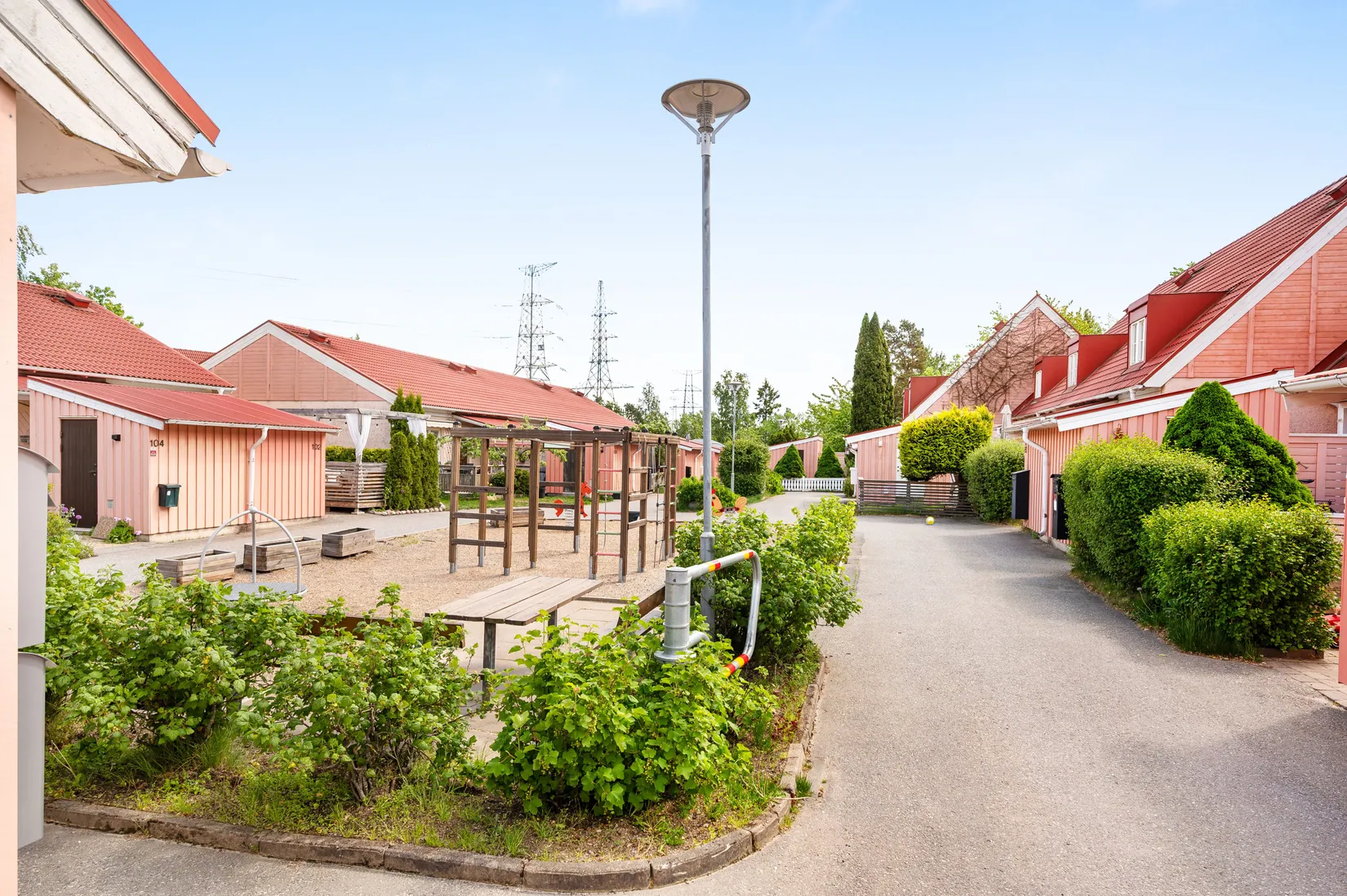 Bostadsrätt, Radhus, Björnspinnarvägen 102, Myrängen, Huddinge