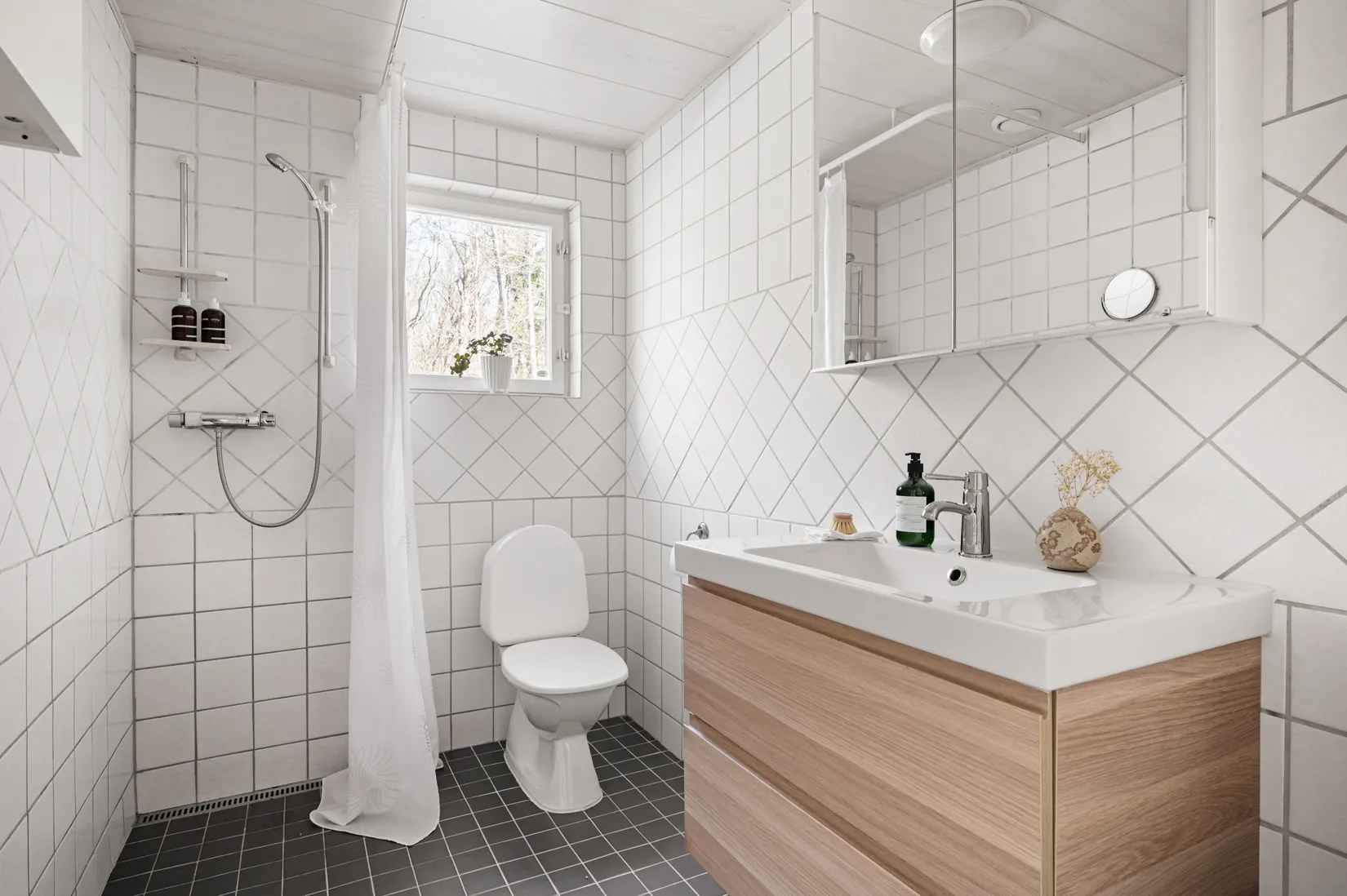 Villa, Måbärsstigen 17, Hässelby Södra Villastad, Stockholm
