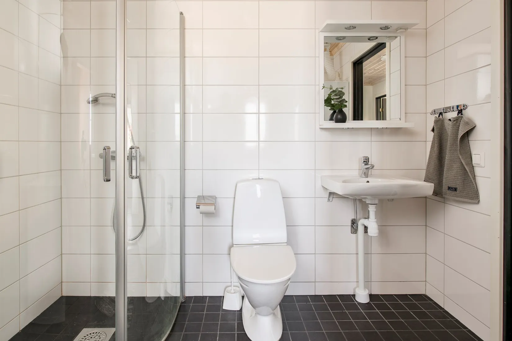 Villa, Granvägen 8B, Storhogna Utsikten, Berg