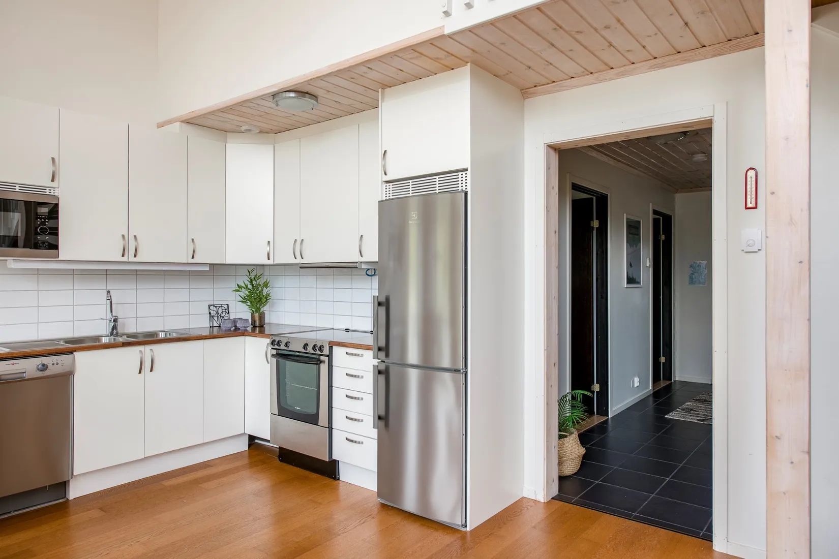 Villa, Granvägen 8B, Storhogna Utsikten, Berg