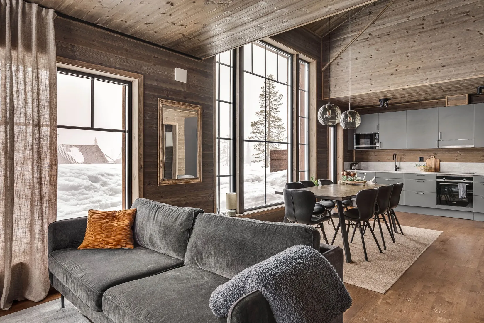 Radhus, Merakvägen 4B, Storhogna, Berg