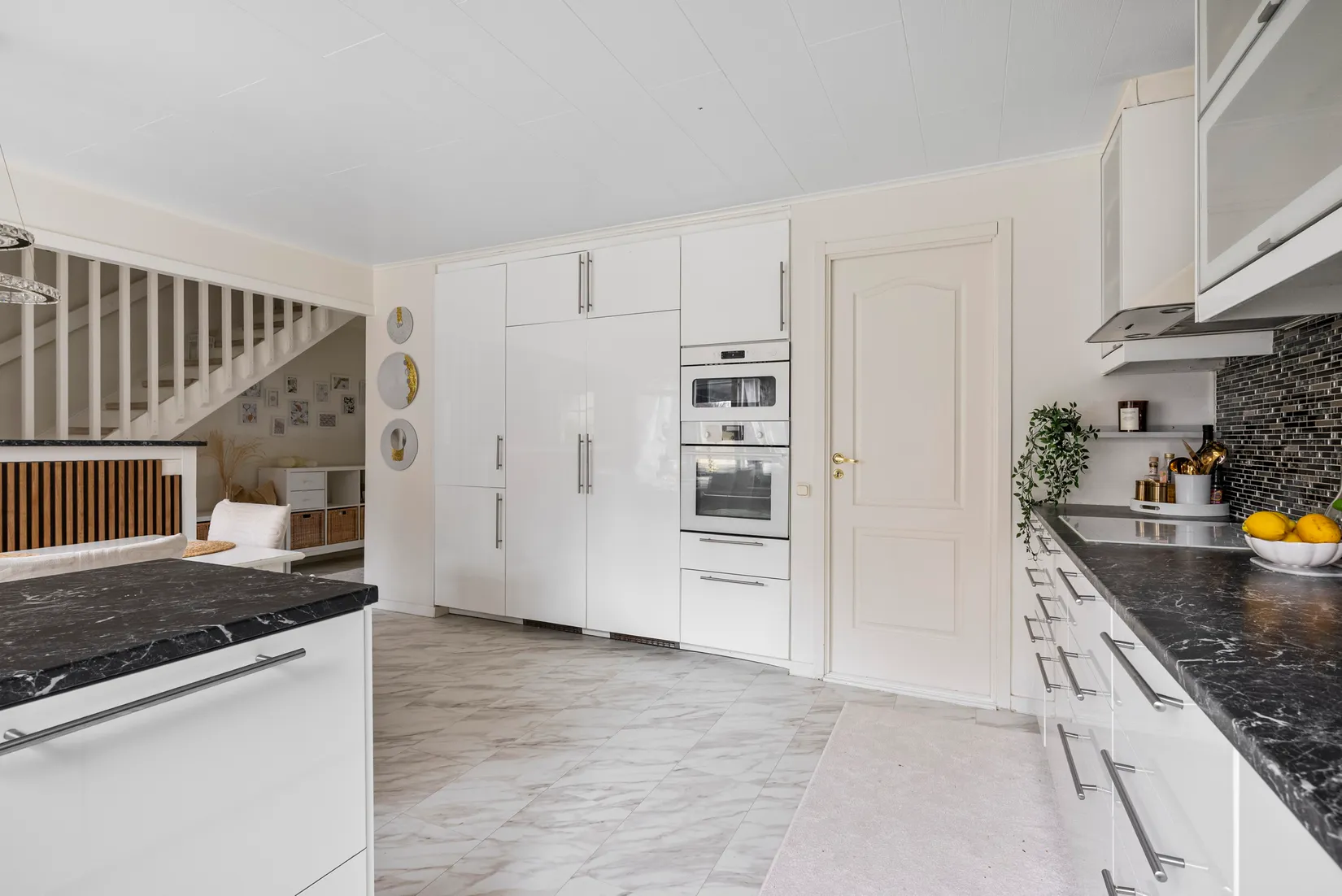 Villa, Radhus, Vitplistergränd 15, Hässelby Villastad, Stockholm