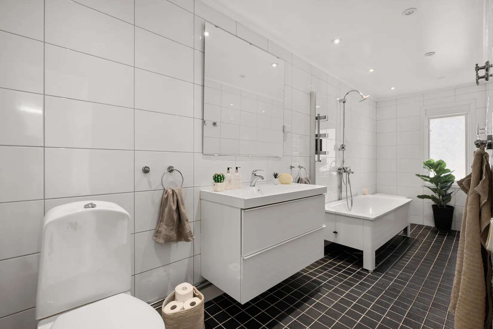 Villa, Radhus, Vitplistergränd 15, Hässelby Villastad, Stockholm