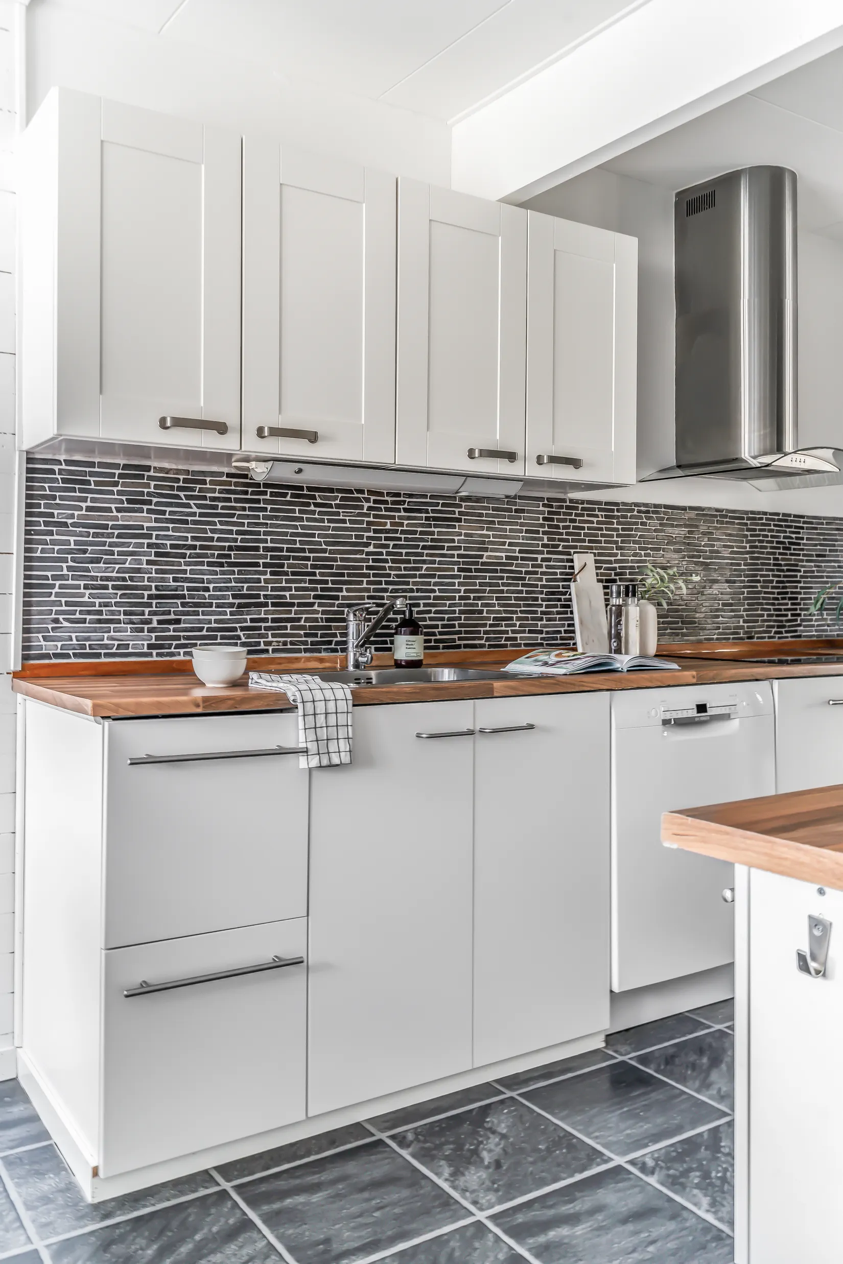 Radhus, Ulahallsvägen 42, Vä, Kristianstad