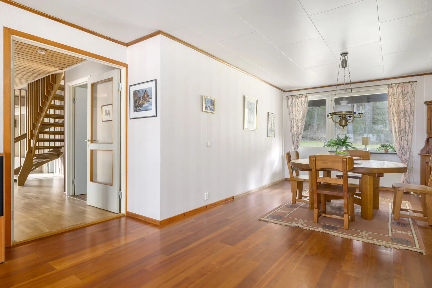 Villa, Hällsbovägen 83, Sigtuna