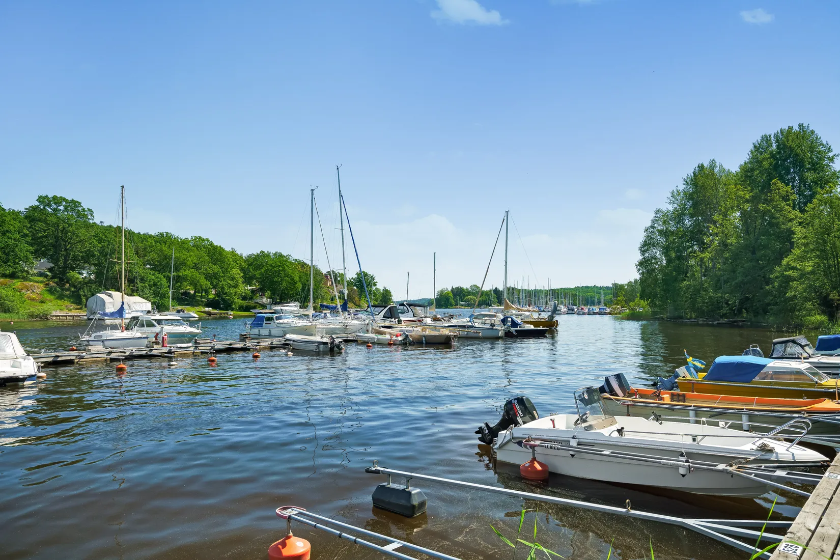 Tomt, Fjärilstigen 9, Raksta/Solberga/Bergholm, Tyresö