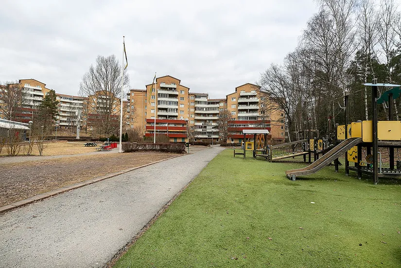 Bostadsrätt, Skarpbrunnavägen 9, 5tr, Norsborg - Eriksberg/Hallunda, Botkyrka