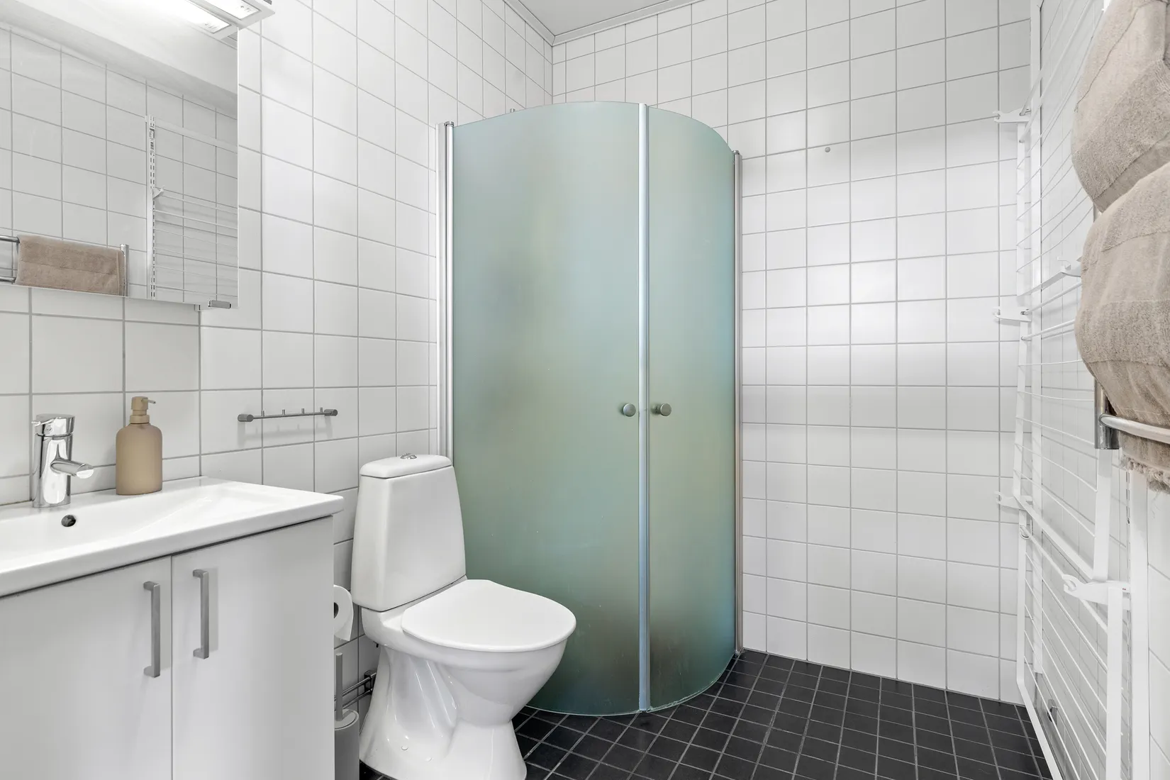 Bostadsrätt, Radhus, Funäsgatan 17, Vällingby - Råcksta, Stockholm