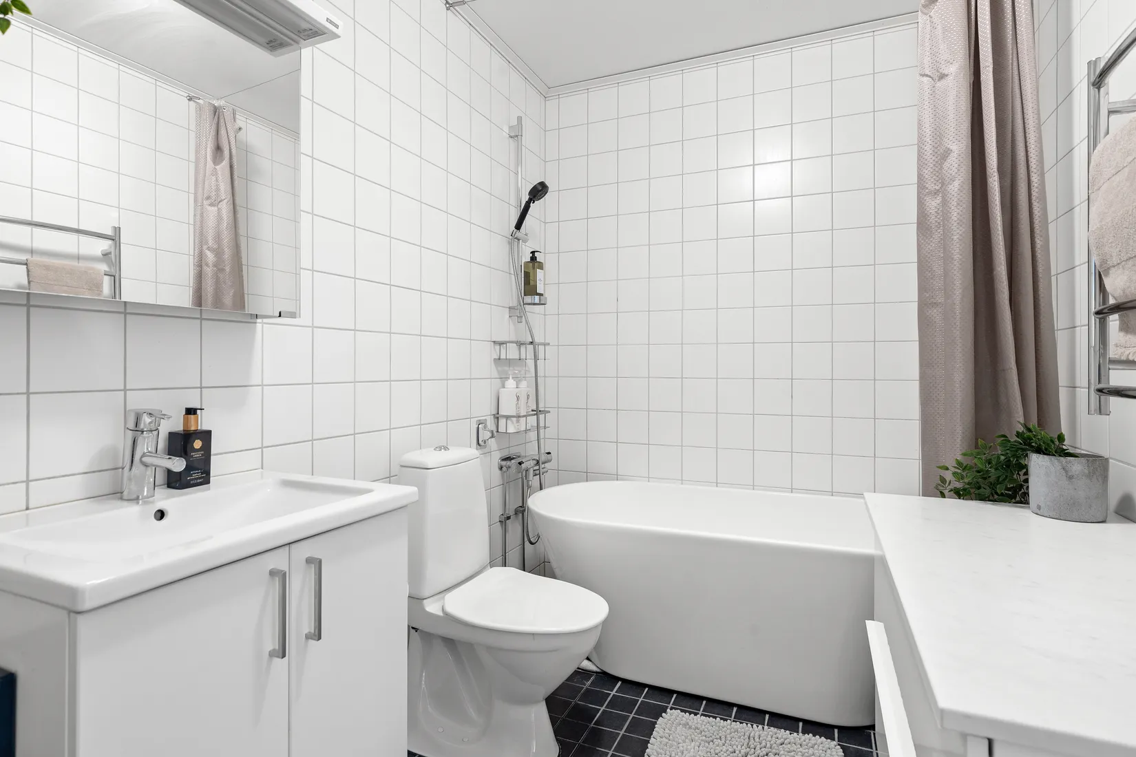 Bostadsrätt, Radhus, Funäsgatan 17, Vällingby - Råcksta, Stockholm