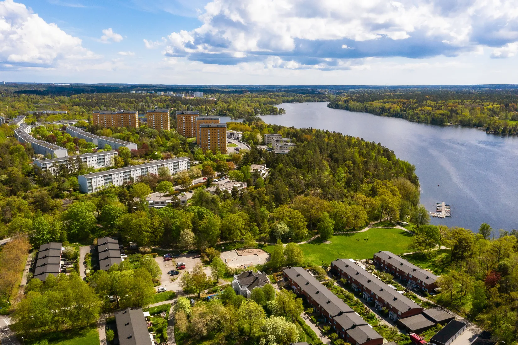 Villa, Radhus, Rådagatan 29, Farsta, Stockholm