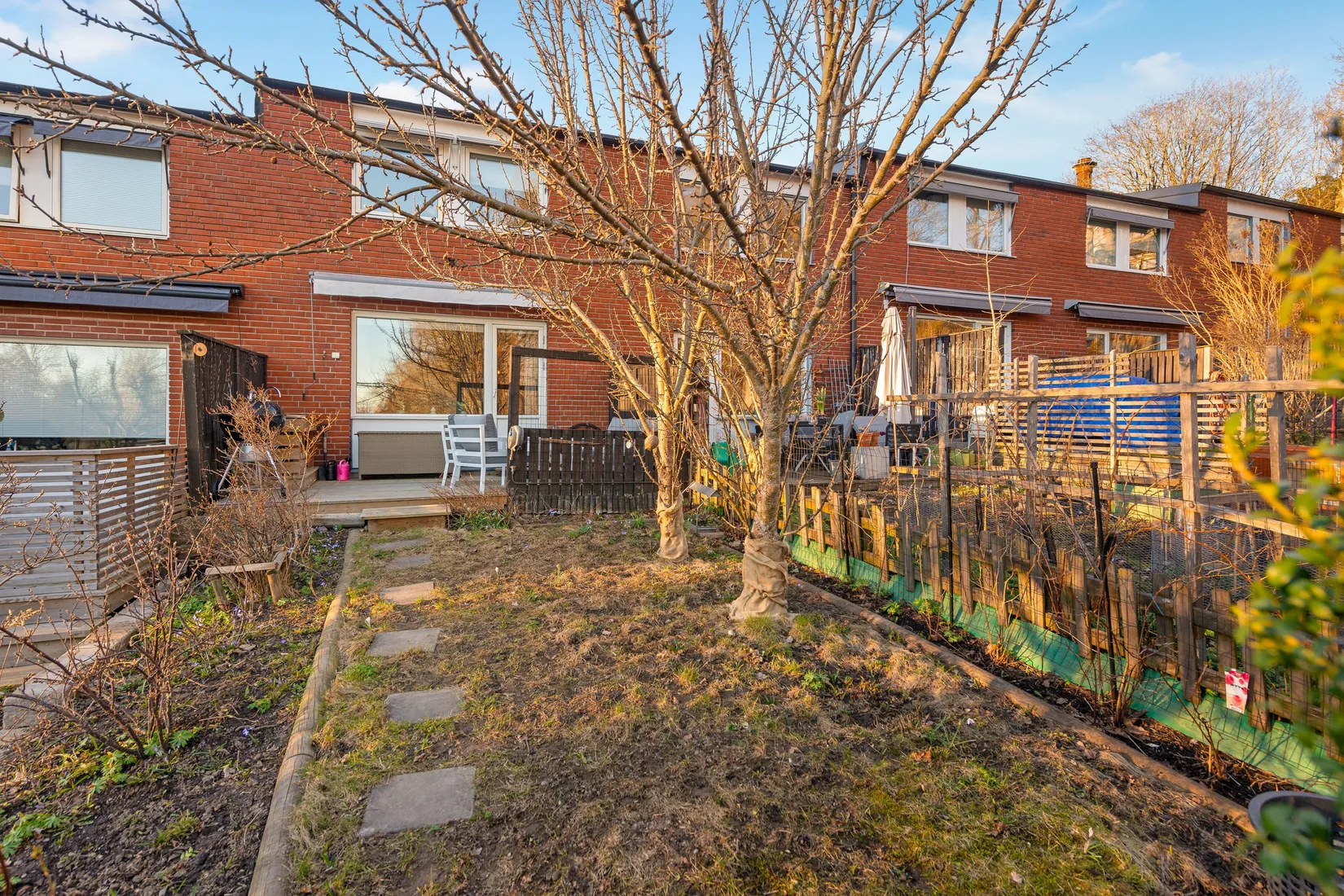 Villa, Radhus, Rådagatan 29, Farsta, Stockholm